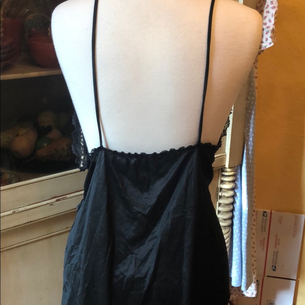 Lingerie - Picture 5 of 6